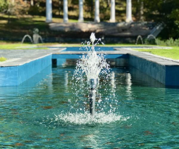 Söderlångvikin kartanon suihkulähde.