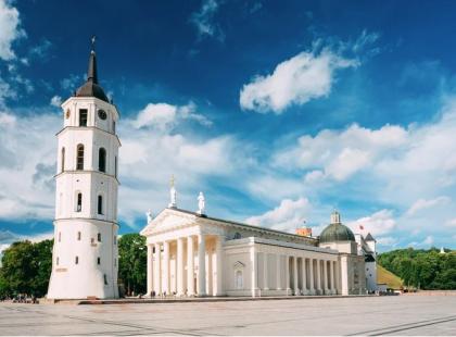 Vilnan katedraali ja kellotorni.