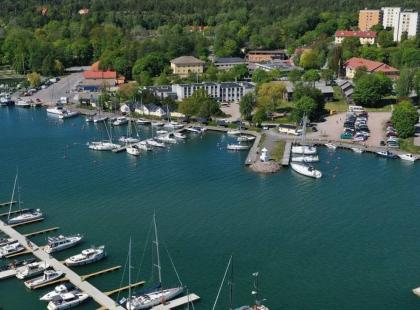 Taalintehtaan vierasvenesatama.