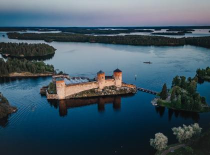 Olavinlinna ja Saimaa.
